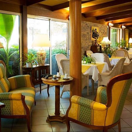 Logis Chez Bach Hotel Chaussin Exterior foto